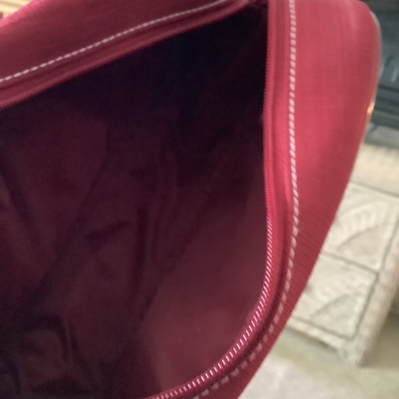 Estee Lauder travel bag and NWOT red 💋💋good size zipper compartment - Picture 7 of 8
